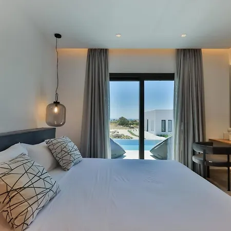 Extraordinary Naxos | Frantz | 6 Bedrooms | 2 Swimming Pools With Floating Sunbeds | 3 Jacuzzis | Sea Views | * Pláka